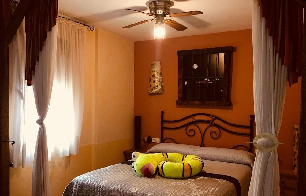 Hotel Hospederia Zacatin Алкала ла Реал Екстериор снимка