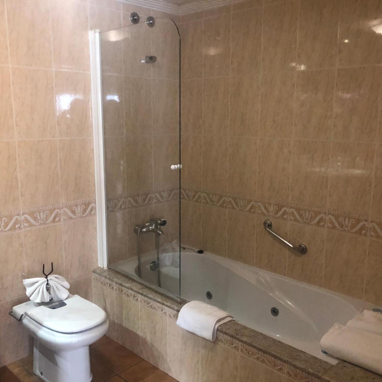 Hotel Hospederia Zacatin Алкала ла Реал Екстериор снимка