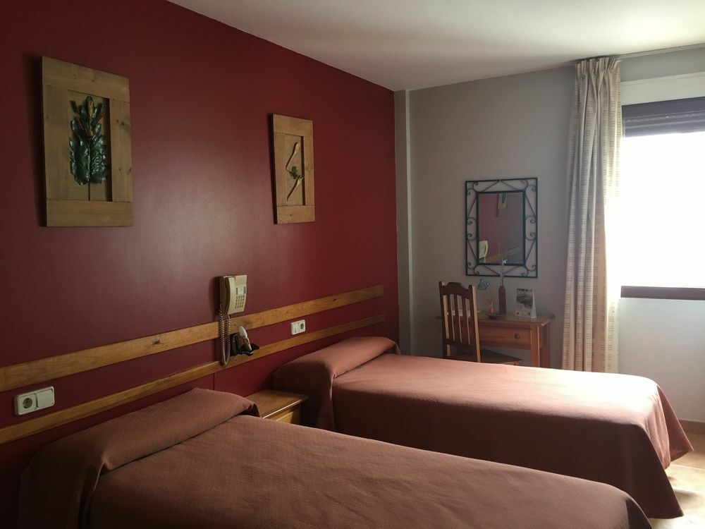 Hotel Hospederia Zacatin Алкала ла Реал Екстериор снимка